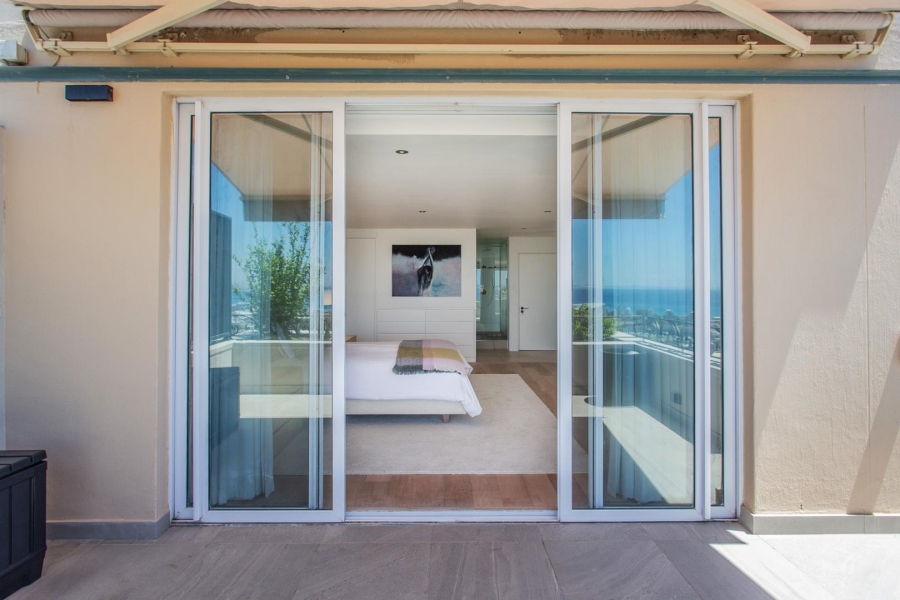 2 Bedroom Property for Sale in Green Point Western Cape